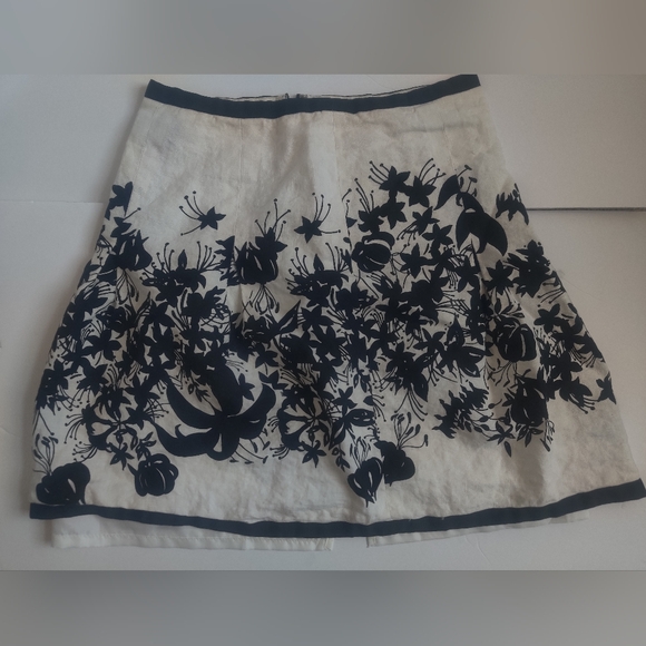 LOFT Dresses & Skirts - Ann Taylor LOFT 100% Linen Off White A-Line Skirt with Black Floral Border_4P